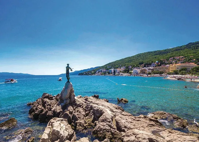 Διαμέρισμα Stunning In Pobri Volosko