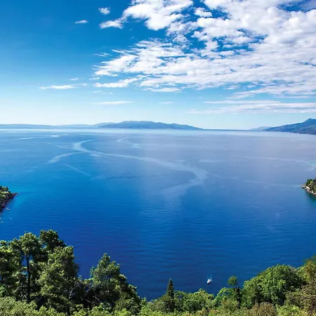 Stunning In Pobri Apartment *